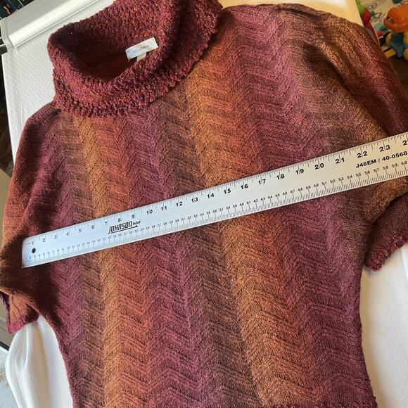 Dressbarn Women Sweatshirt PETITE M Burgundy Chevron Short Sleeve Turtleneck - Picture 4 of 9